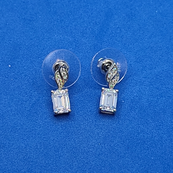 NWT Lustro Stella Premium Cubic Zirconia from Swarovski Stud Earrings - Picture 6 of 12